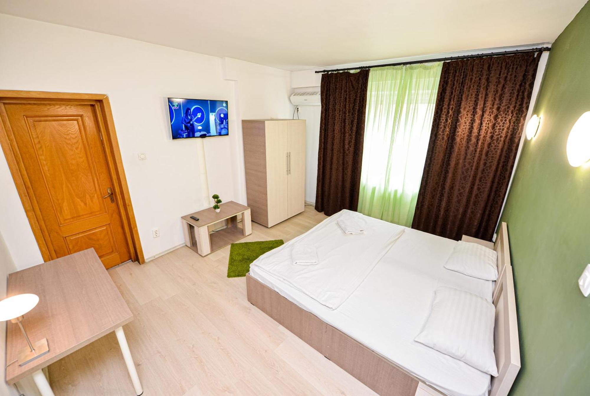 The Lincoln Suites - Central Shabbat Friendly Apartments Bucharest Exterior photo