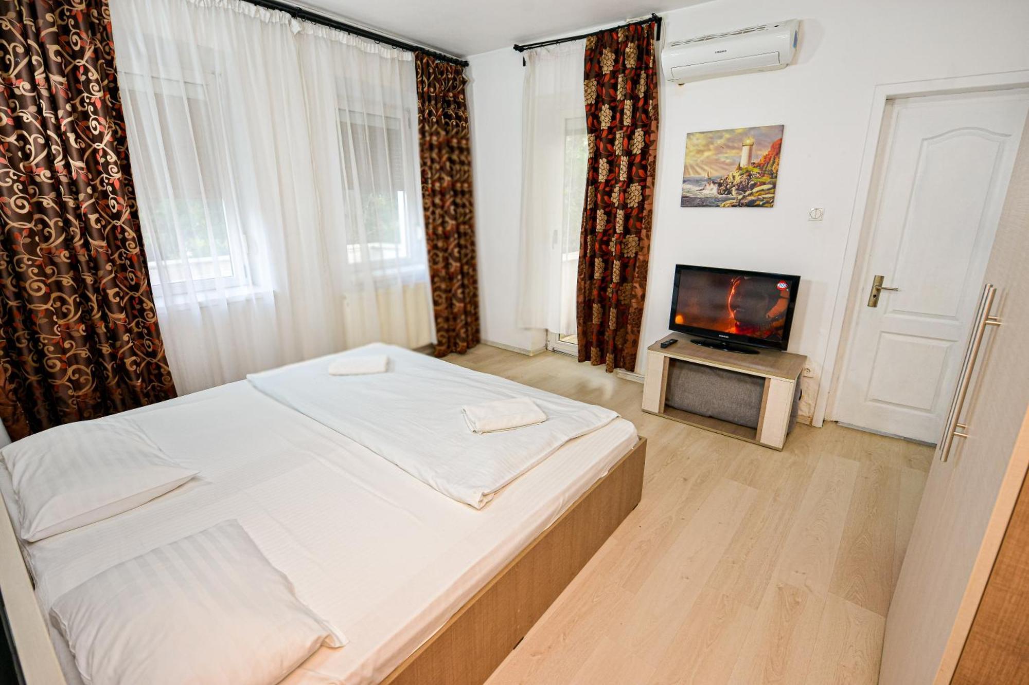 The Lincoln Suites - Central Shabbat Friendly Apartments Bucharest Exterior photo