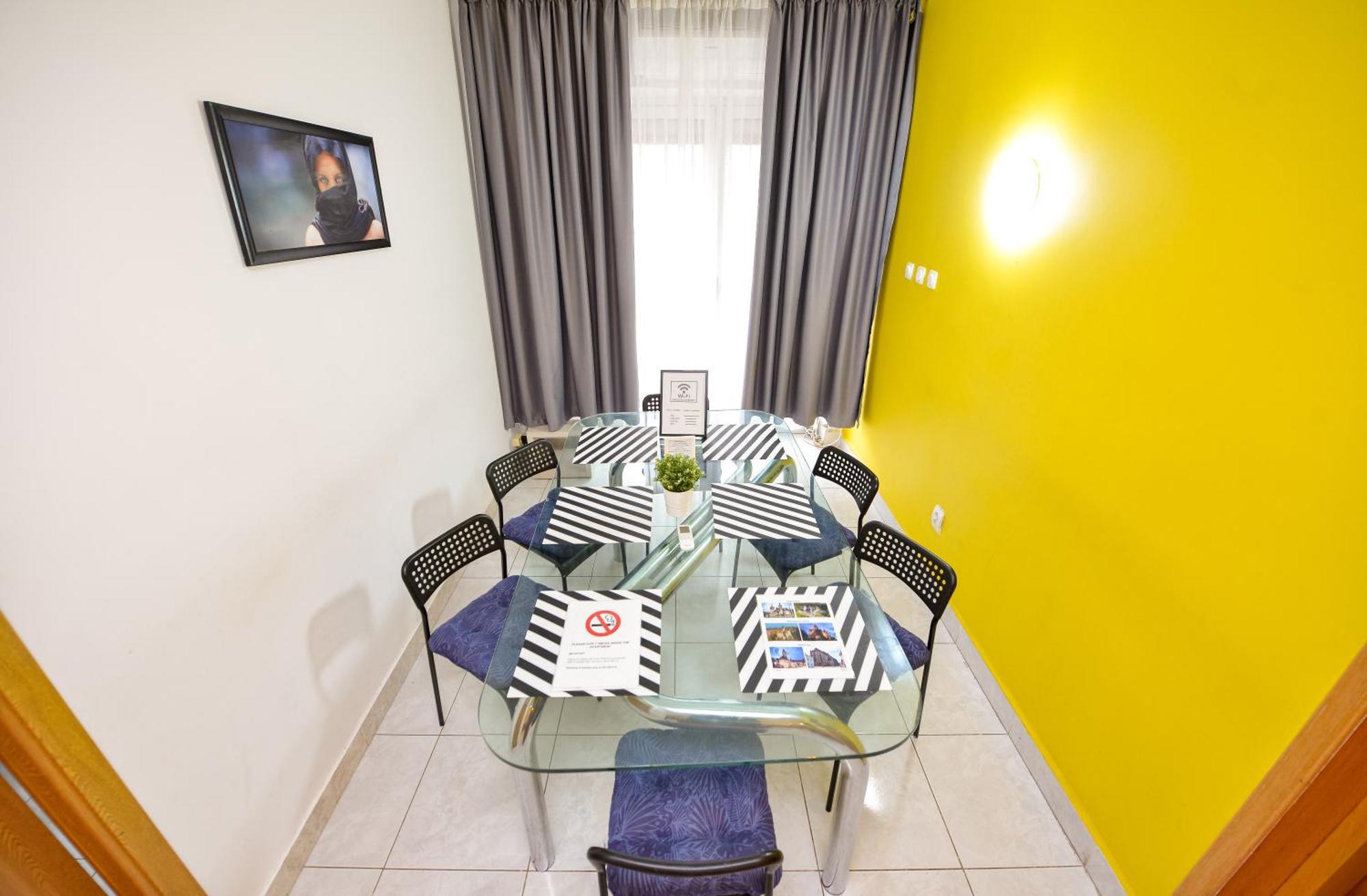 The Lincoln Suites - Central Shabbat Friendly Apartments Bucharest Exterior photo